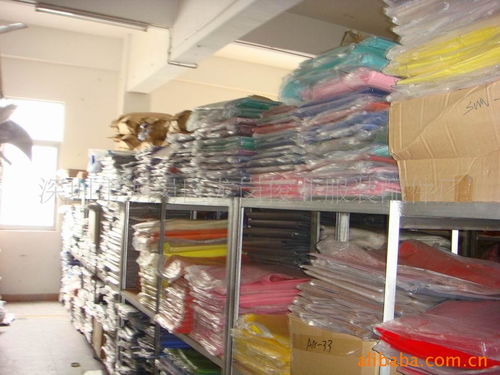 龍崗俊業(yè)服裝配件廠 專業(yè)服裝出租服務(wù)，助力您的多元需求